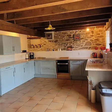 Authentic, Spacious For 10 *