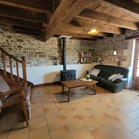 Vakantiehuis Authentic, Spacious For 10