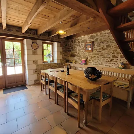 Authentic, Spacious For 10 Vakantiehuis