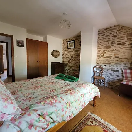 Vakantiehuis Authentic, Spacious For 10