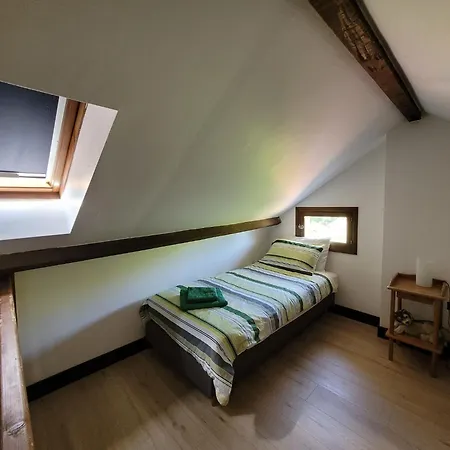 Authentic, Spacious For 10 Vakantiehuis Saint-Saud-Lacoussière