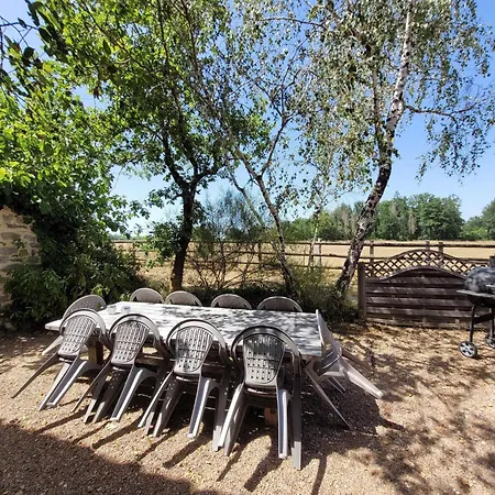 Authentic, Spacious For 10 Vakantiehuis Saint-Saud-Lacoussière